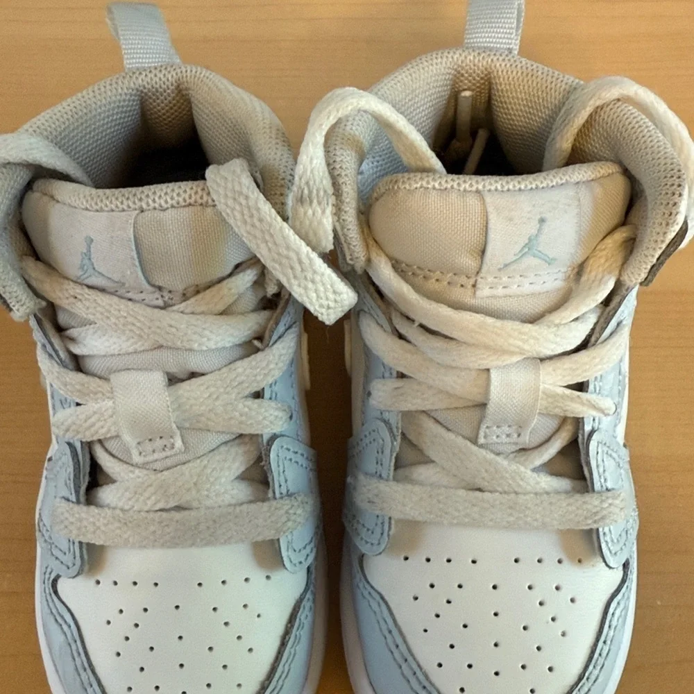 Toddler/baby light blue glitter jordans